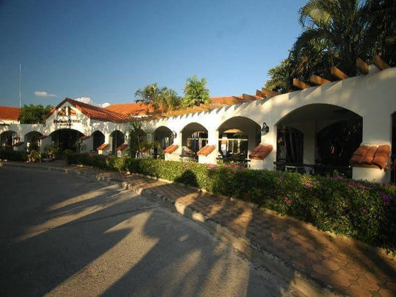Lopburi Inn Resort Exterior foto