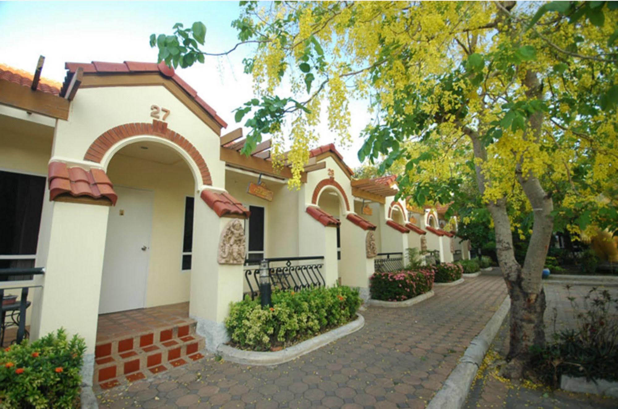 Lopburi Inn Resort Exterior foto